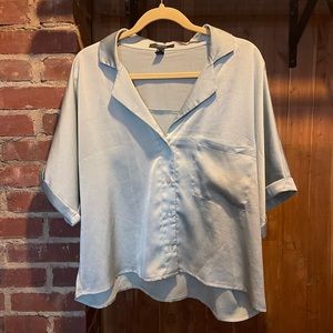 Women’s cropped pocket blouse